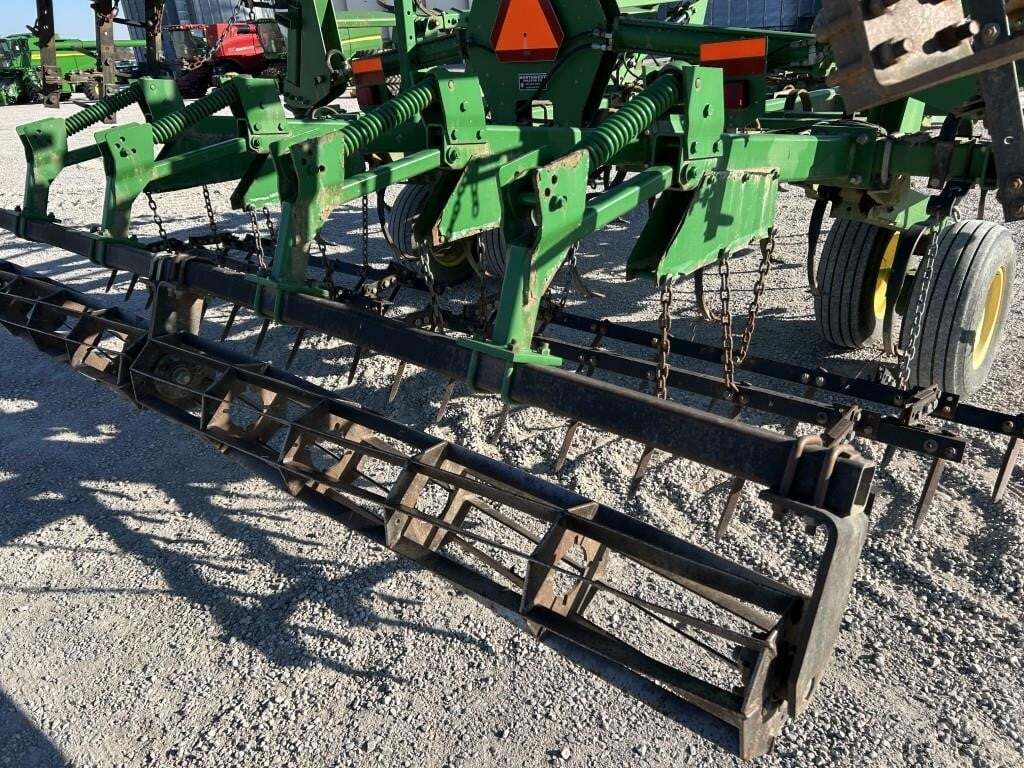  John Deere 2210 Field Cultivator