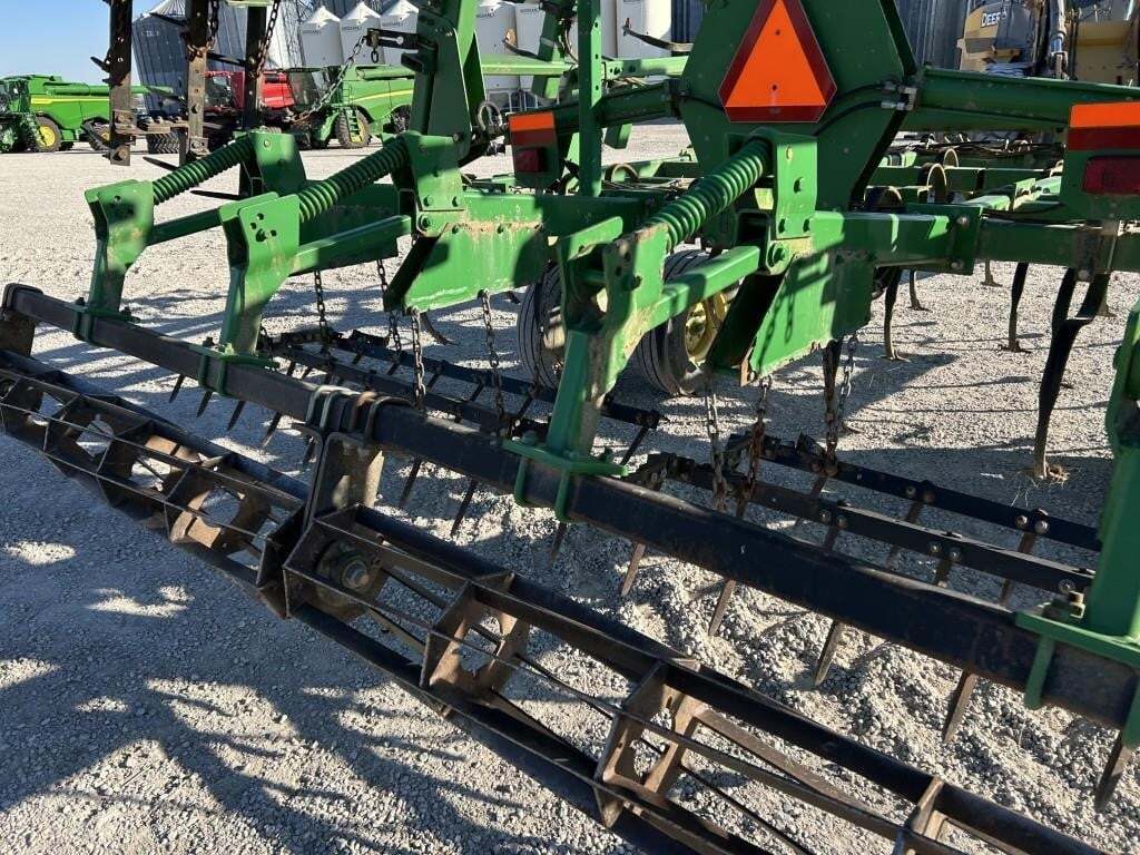  John Deere 2210 Field Cultivator