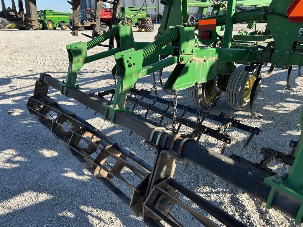  John Deere 2210 Field Cultivator