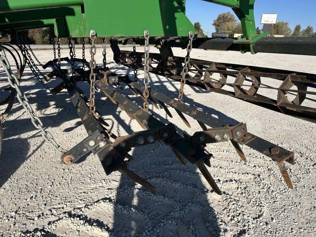  John Deere 2210 Field Cultivator