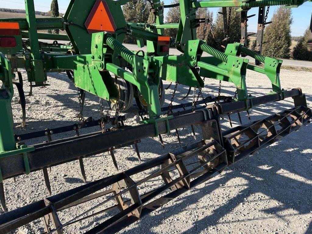  John Deere 2210 Field Cultivator