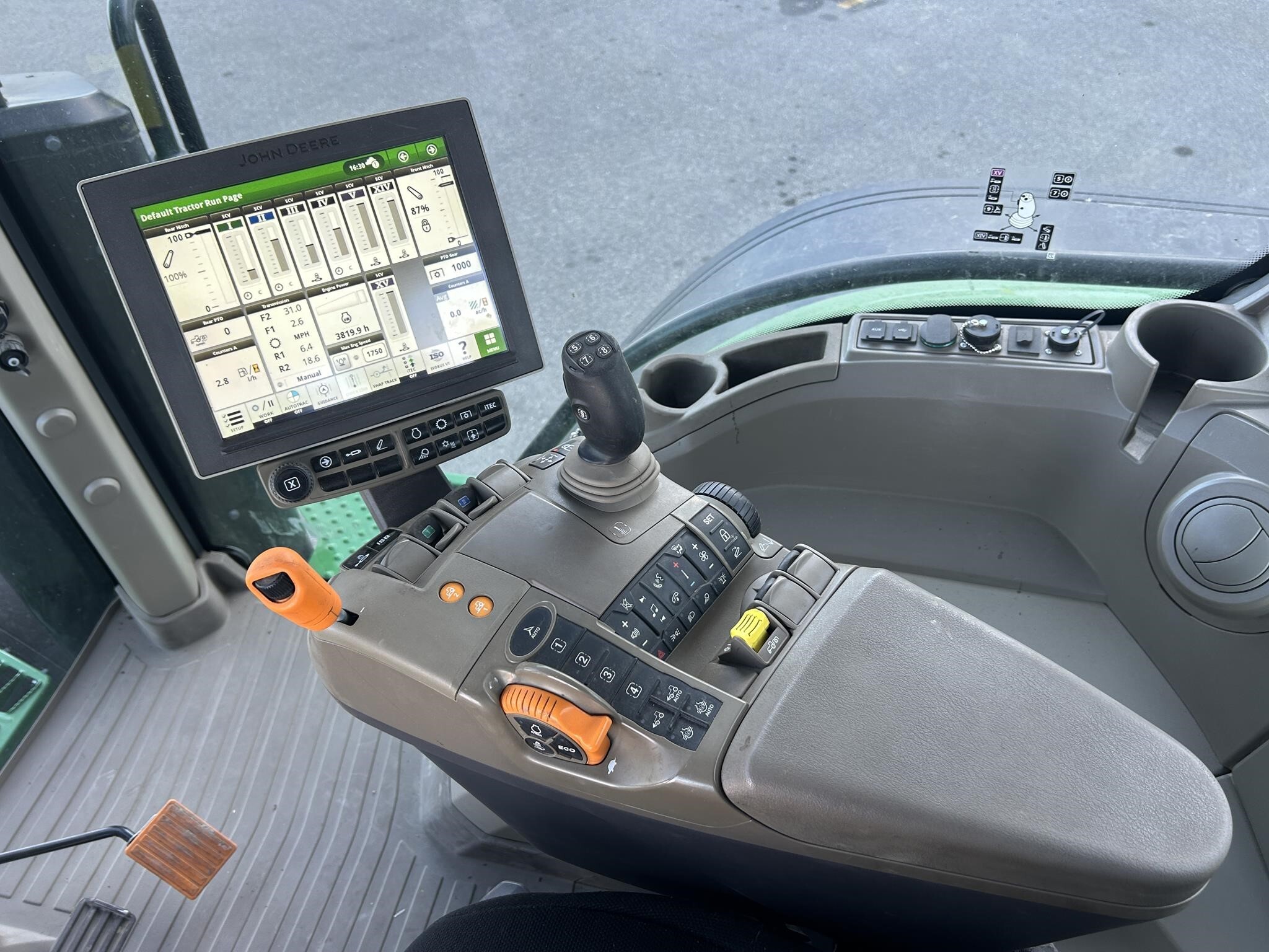 2023 John Deere 7R 230 Tractor