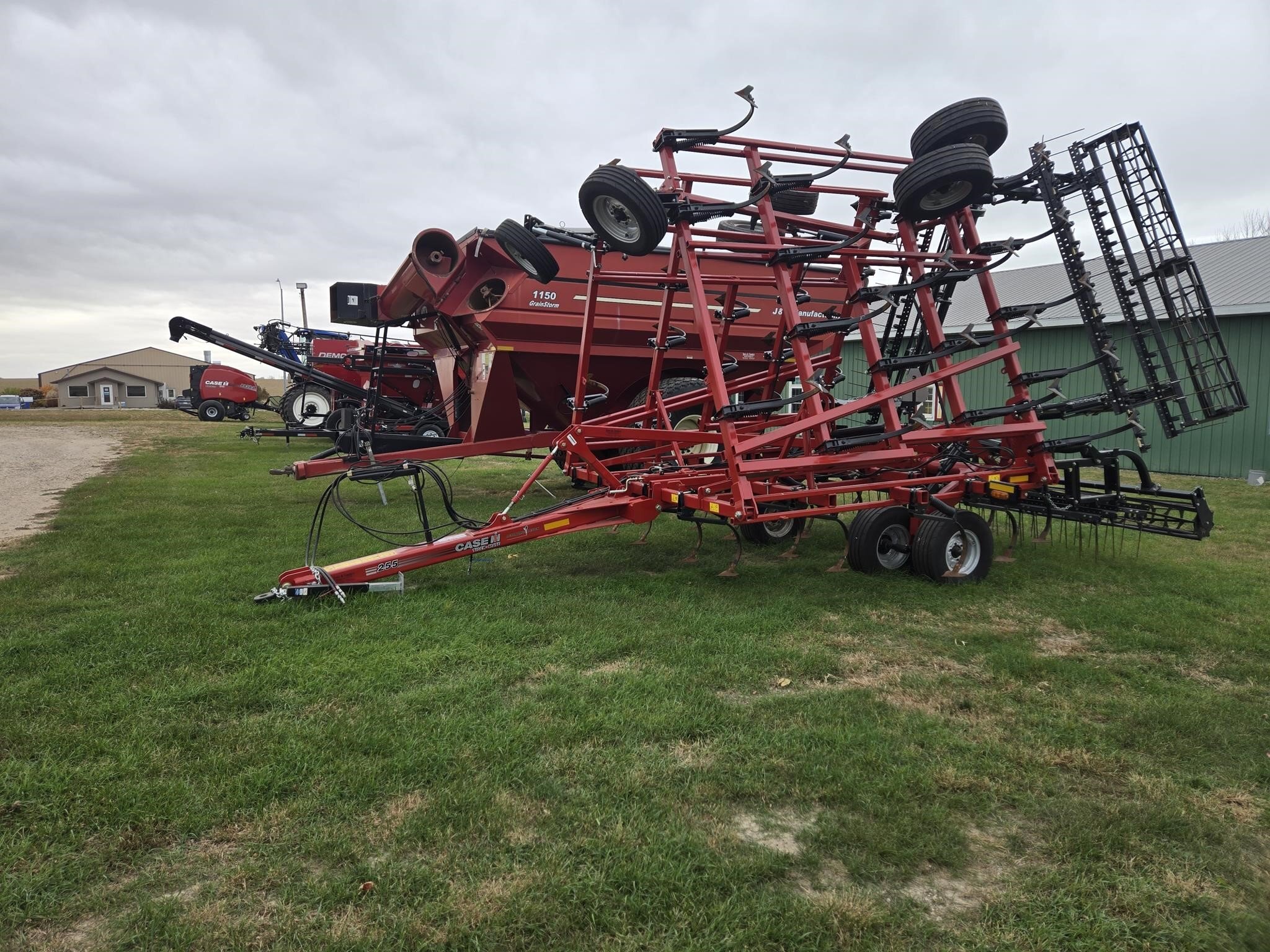 2024 Case IH Tiger-Mate 255 Field Cultivator