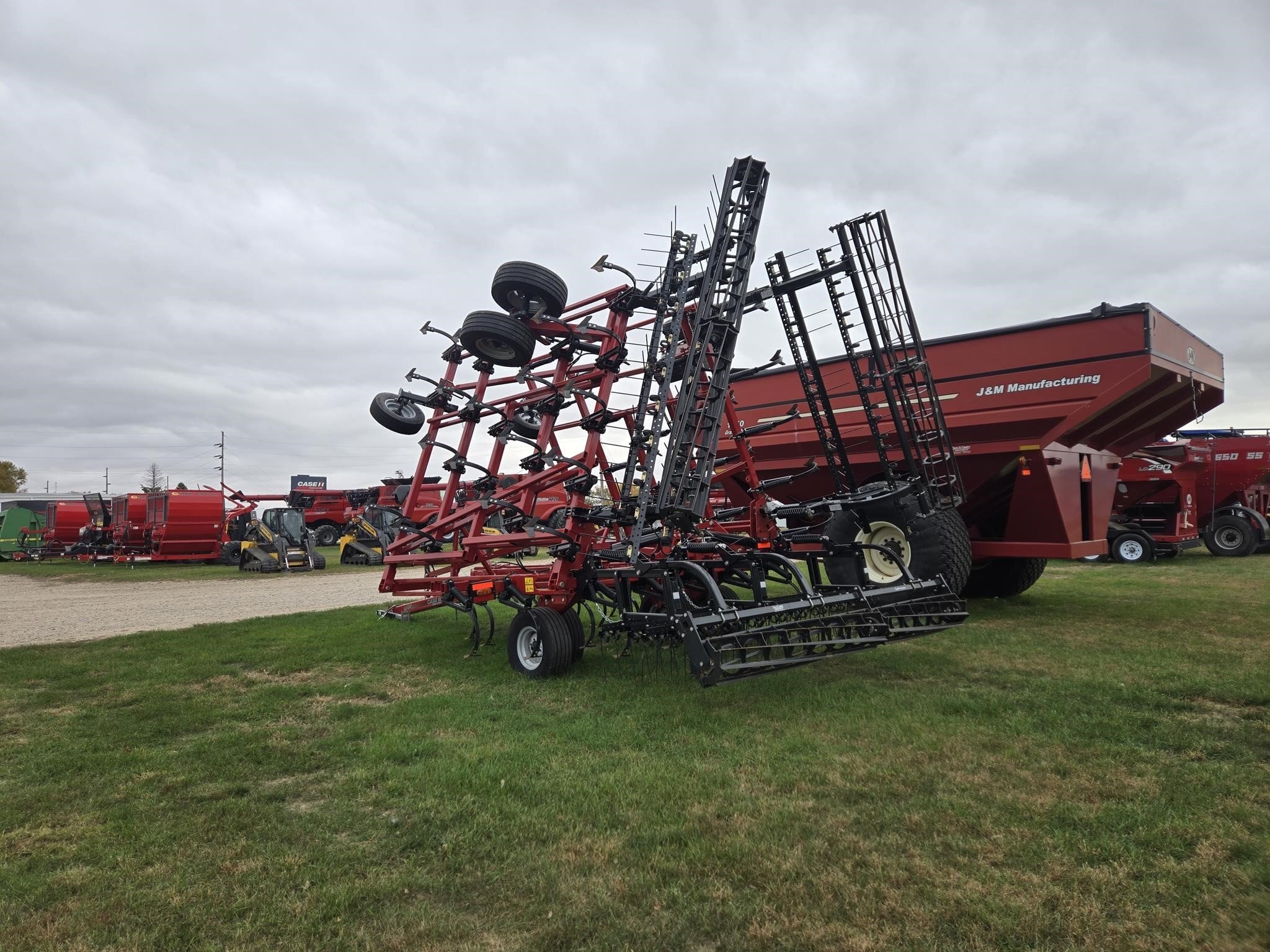 2024 Case IH Tiger-Mate 255 Field Cultivator