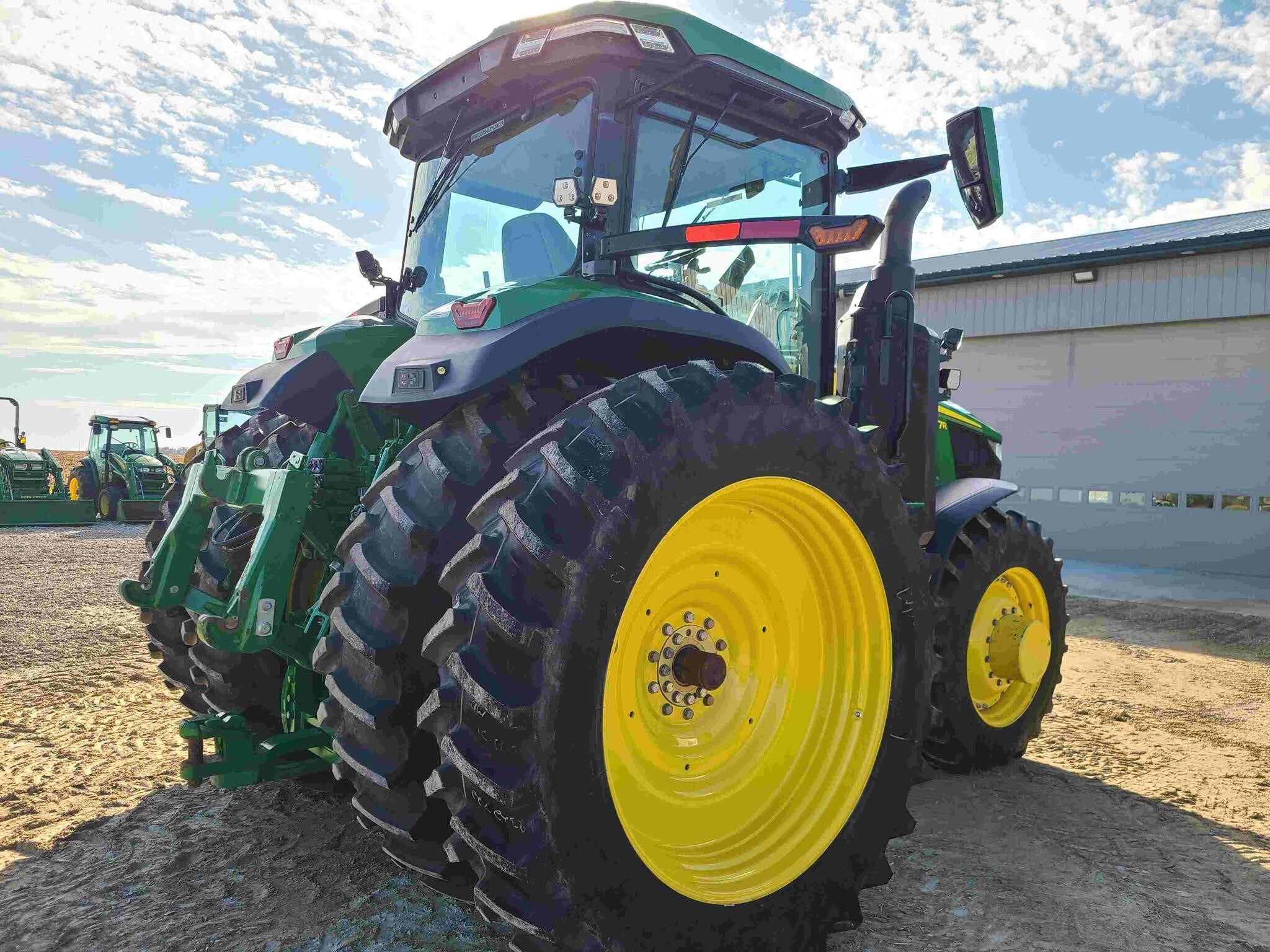 2021 John Deere 7R 350 Tractor