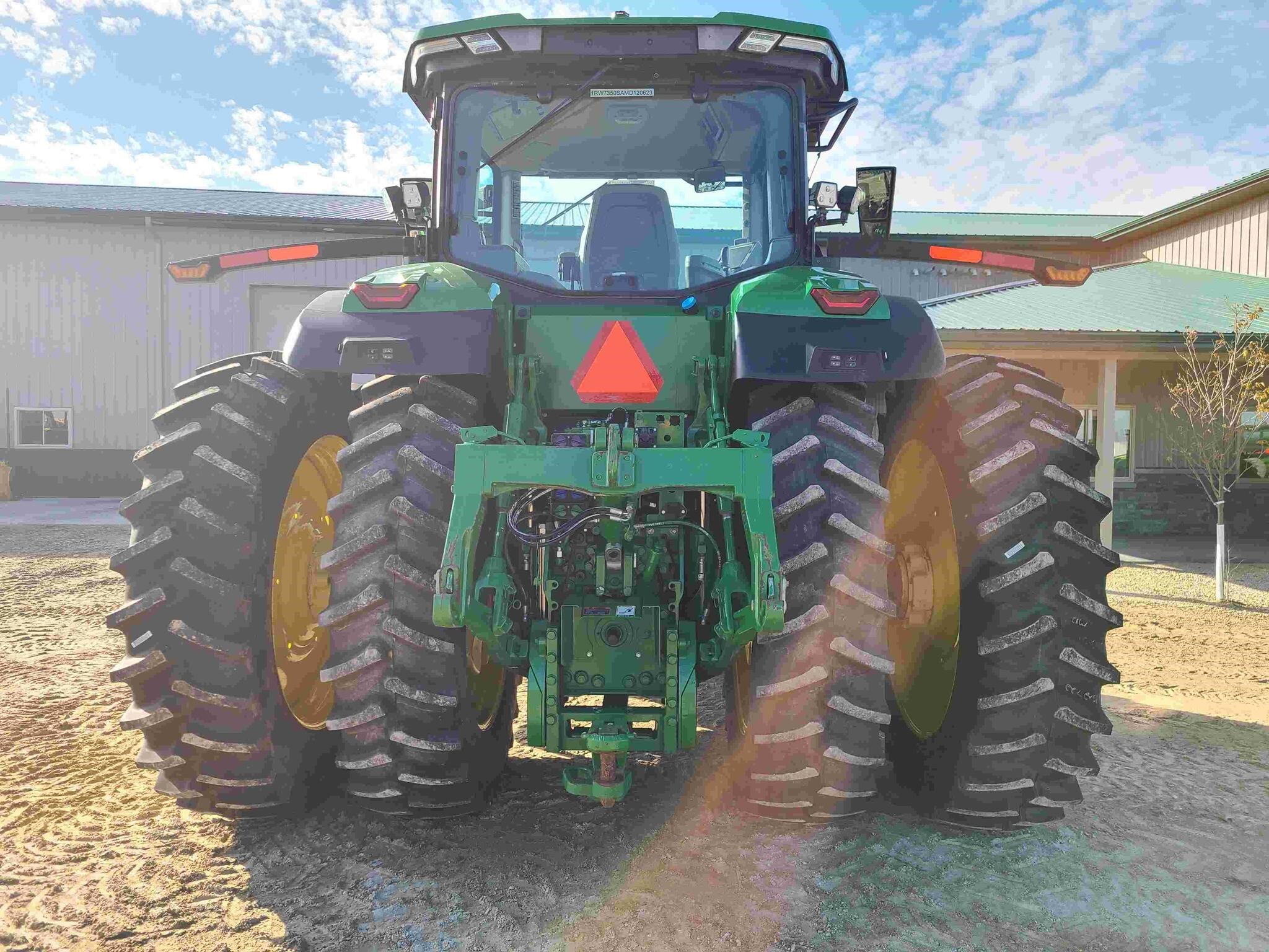 2021 John Deere 7R 350 Tractor