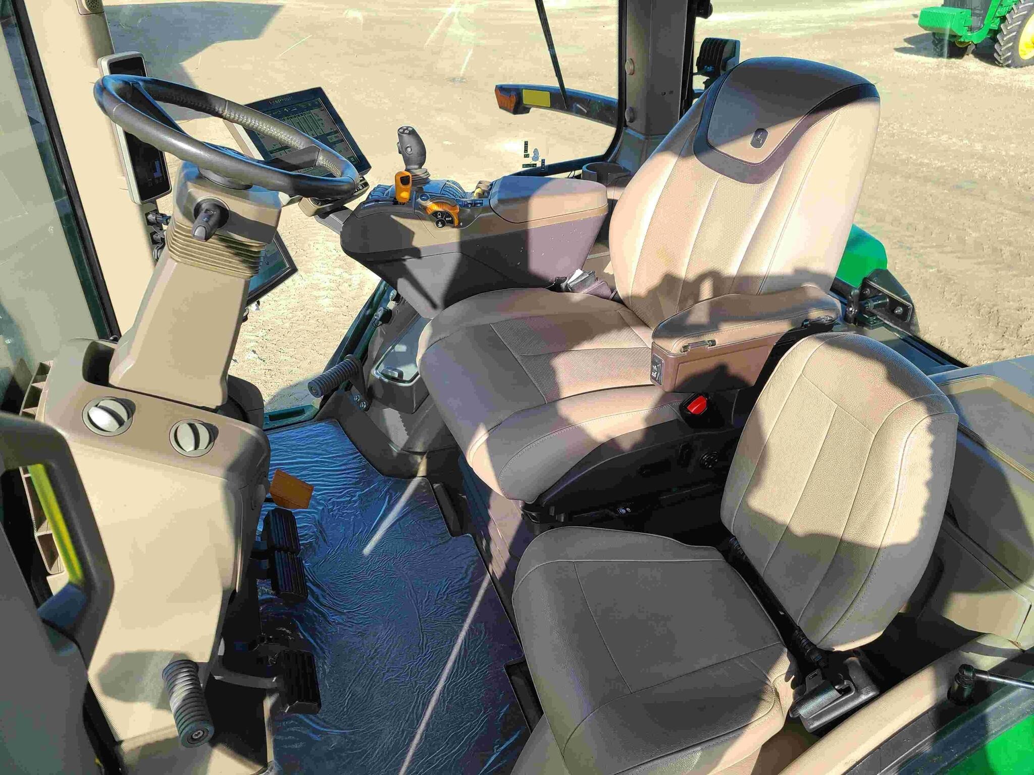 2021 John Deere 7R 350 Tractor