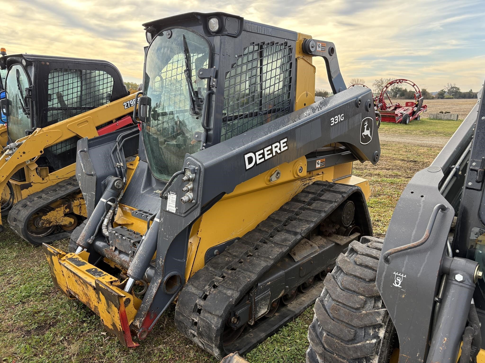 2022 Deere 331G Skid Steer