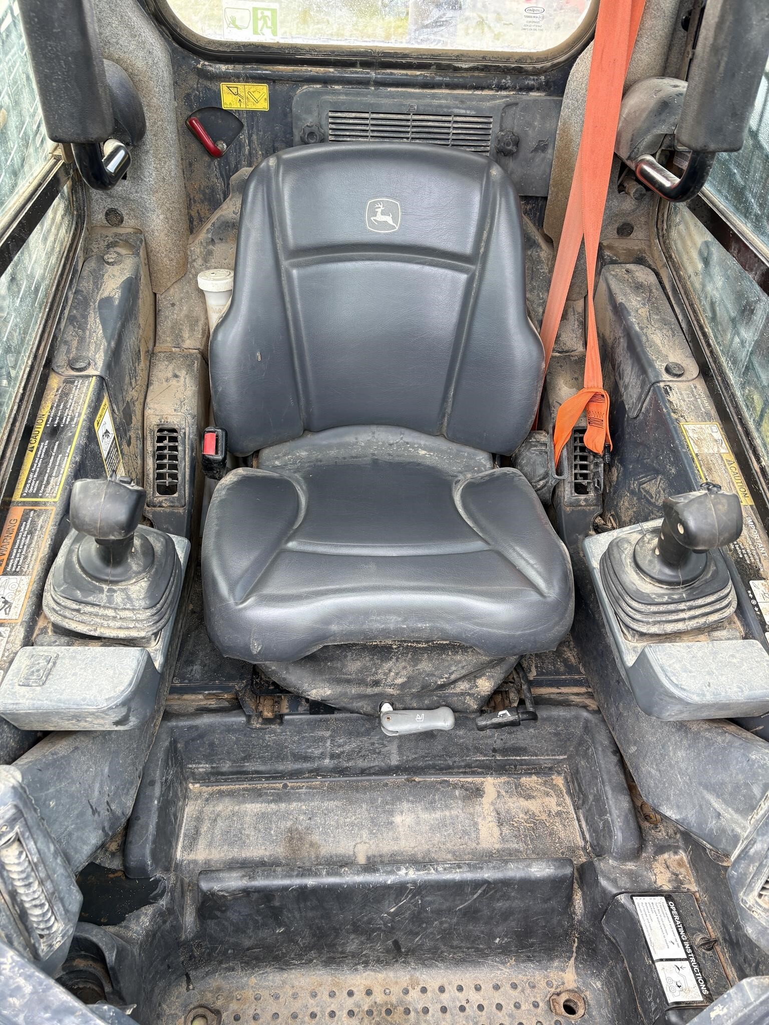 2022 Deere 331G Skid Steer