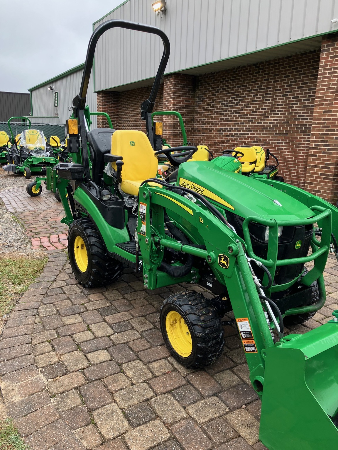 2022 John Deere 1025R Tractor