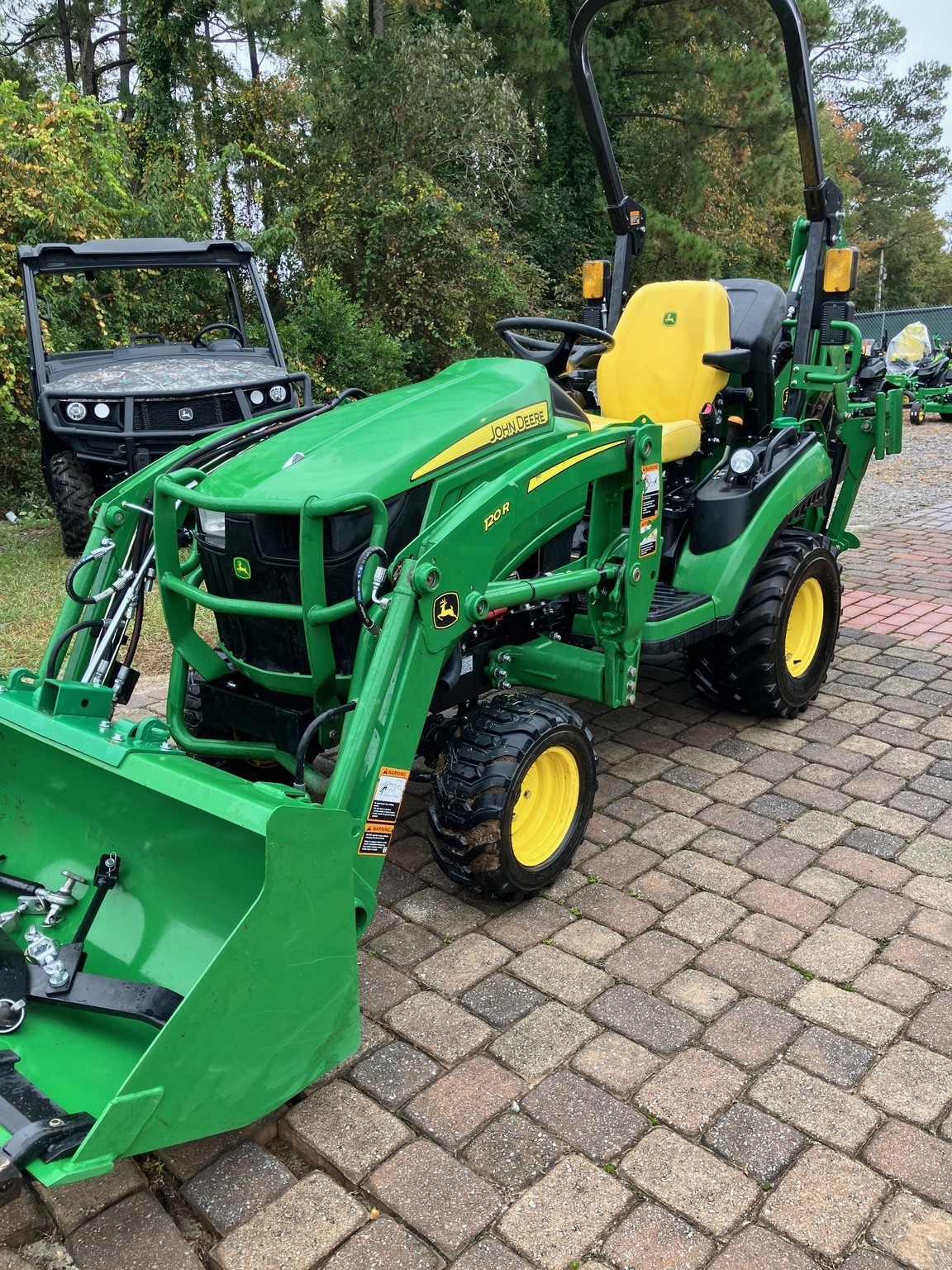 2022 John Deere 1025R Tractor
