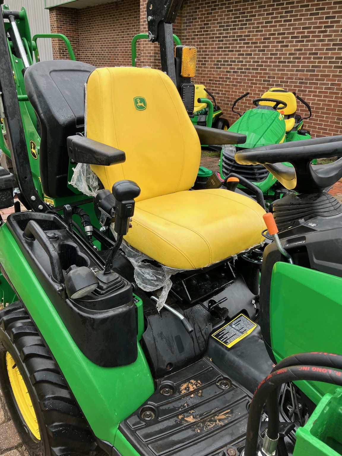 2022 John Deere 1025R Tractor