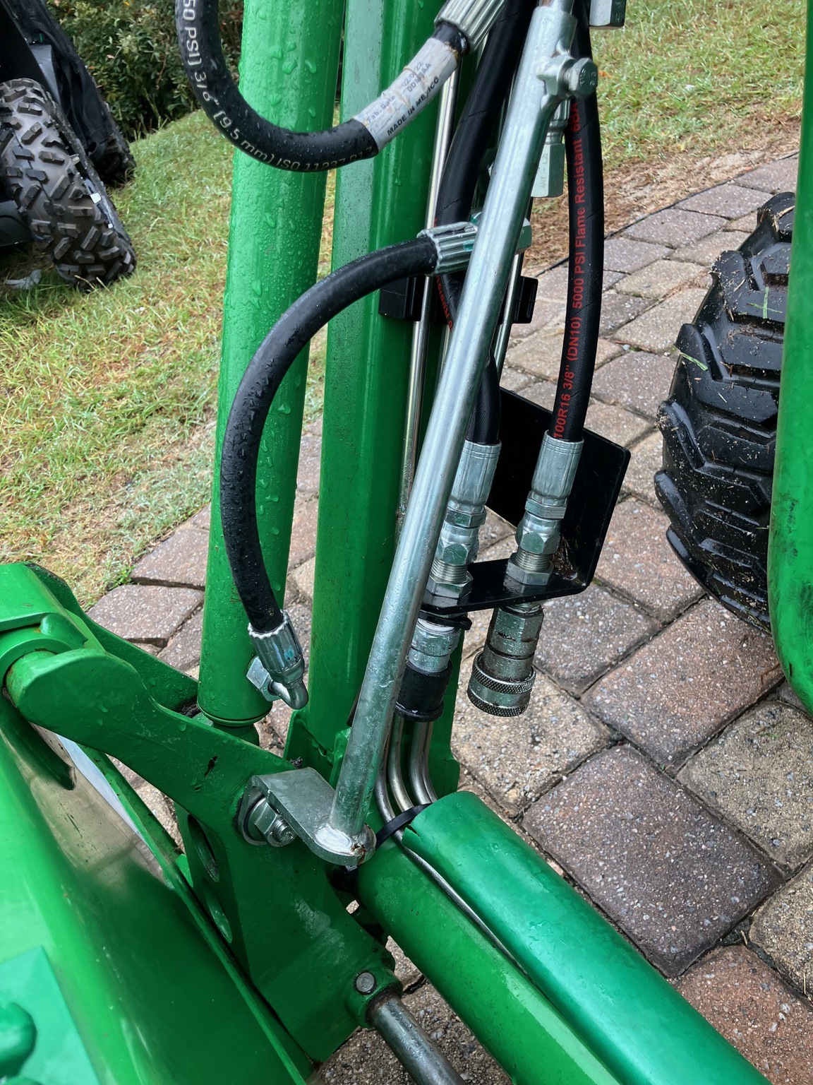 2022 John Deere 1025R Tractor