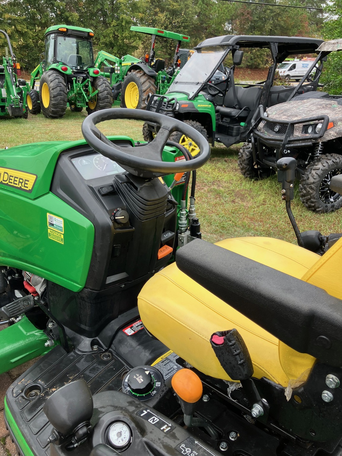 2022 John Deere 1025R Tractor