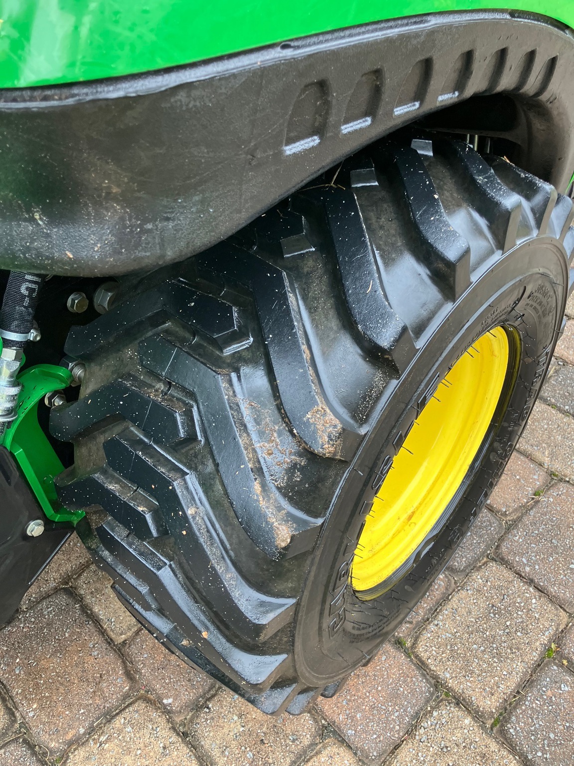 2022 John Deere 1025R Tractor