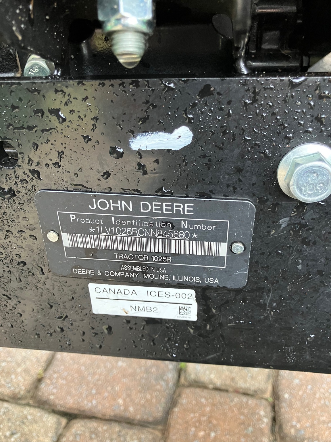 2022 John Deere 1025R Tractor