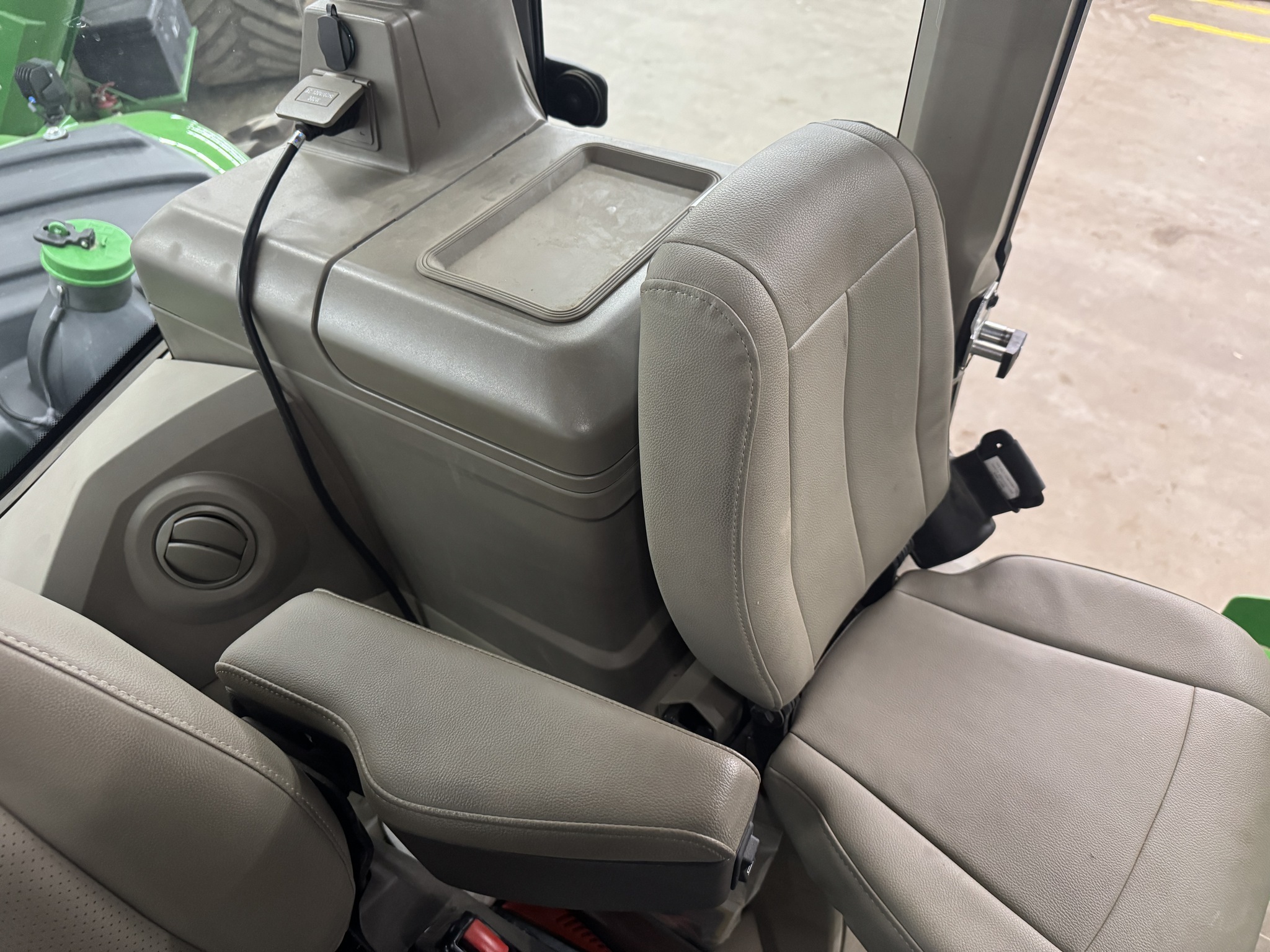 2025 John Deere 9RX 540 Tractor