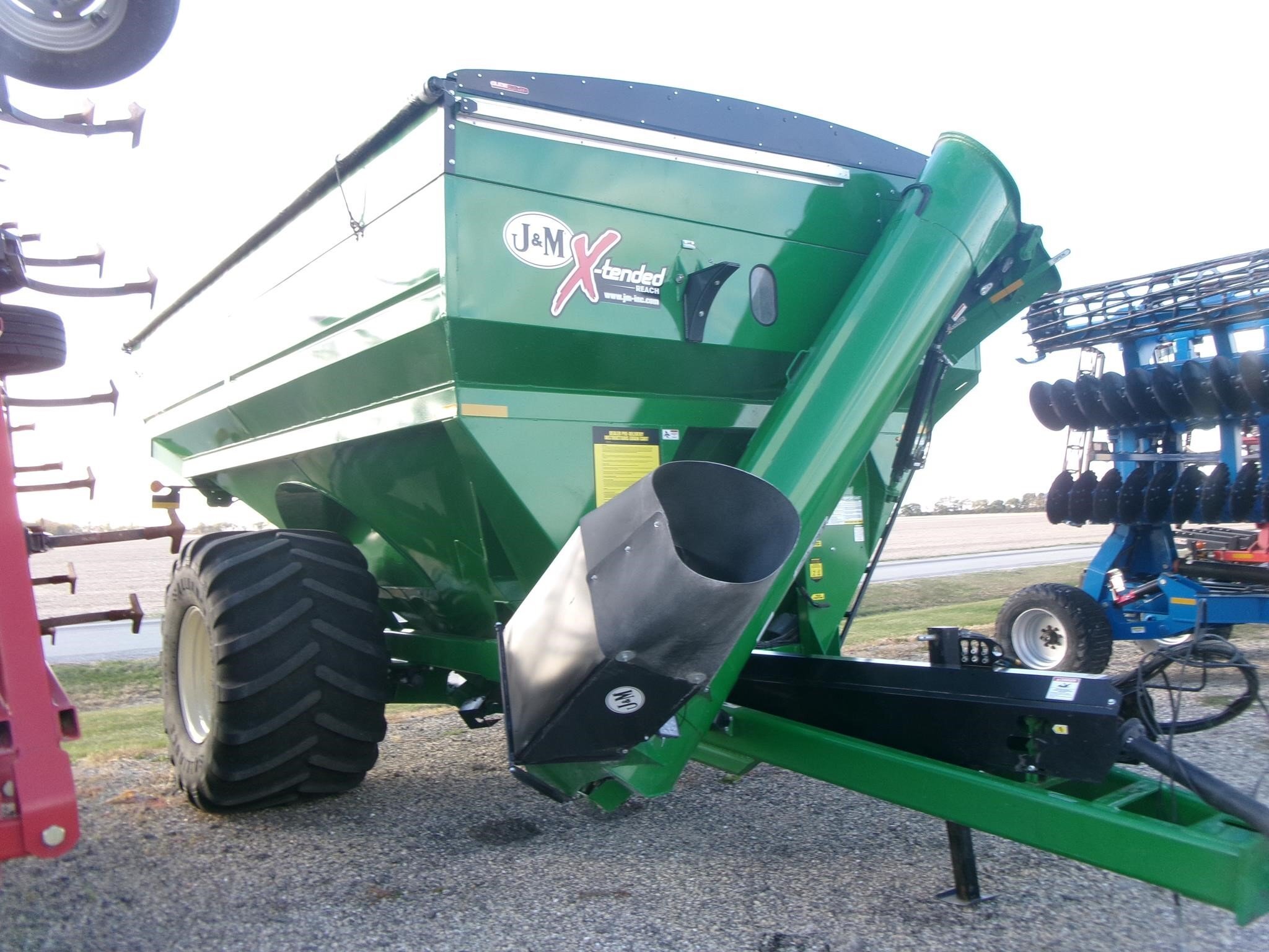 2023 J&M 1112 Grain Cart