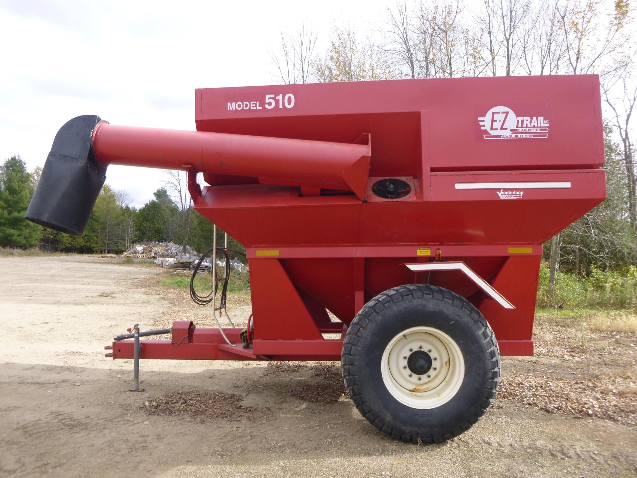  E-Z Trail 510 Grain Cart