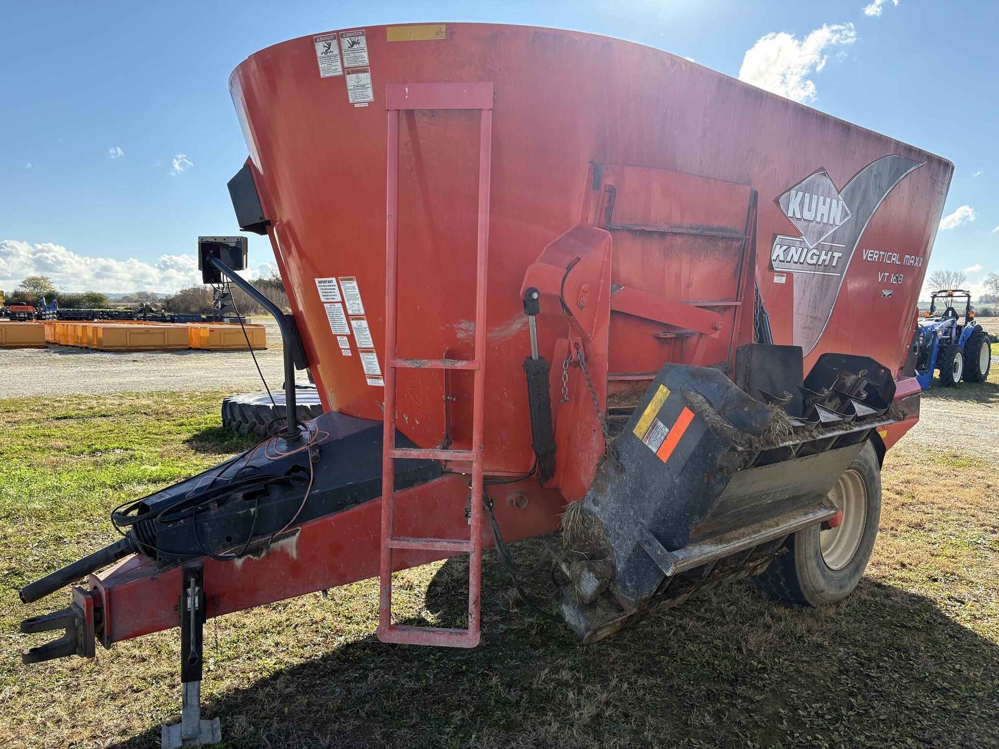 2014 Kuhn Knight VT168 Grinders and Mixer