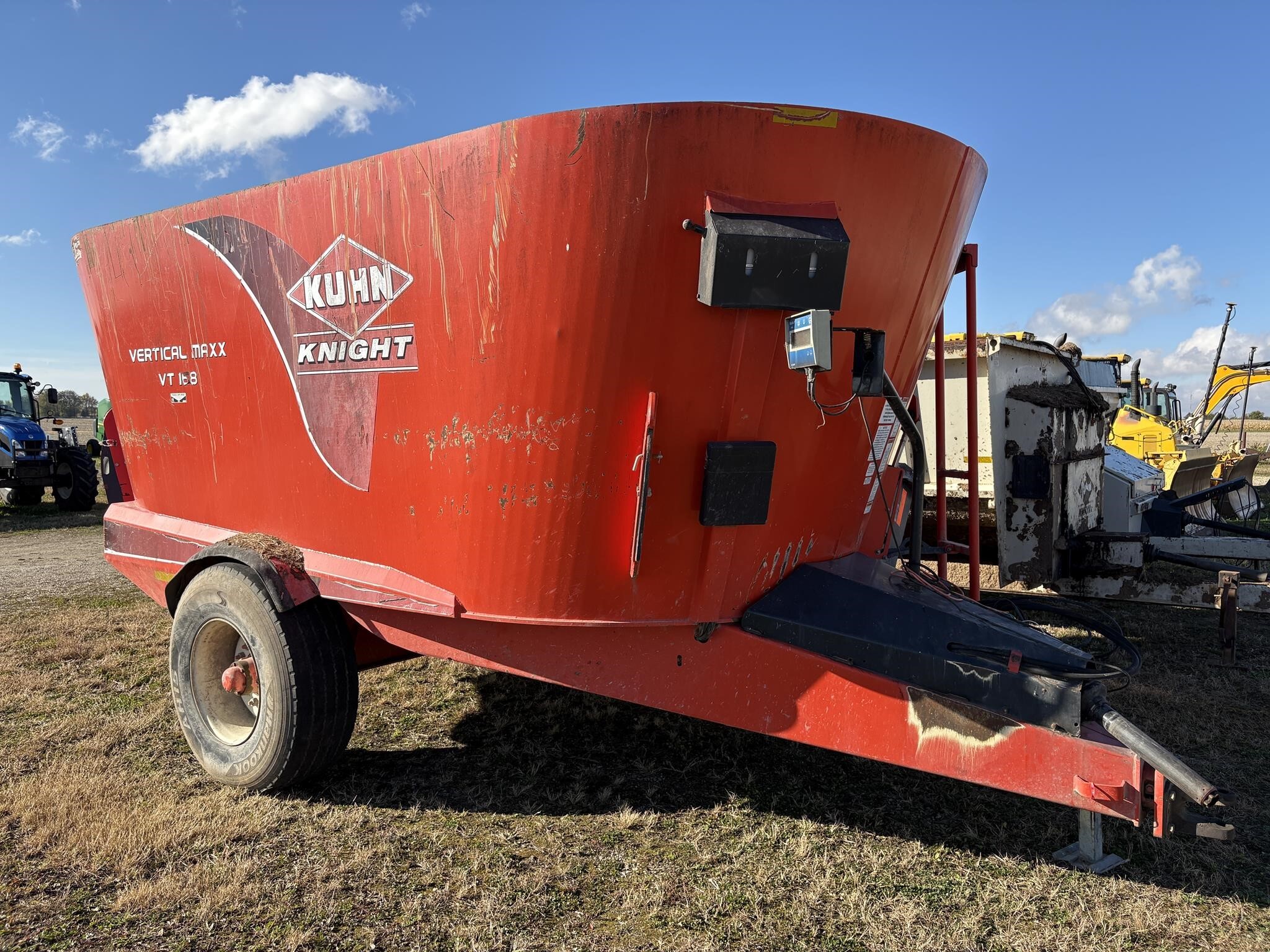 2014 Kuhn Knight VT168 Grinders and Mixer
