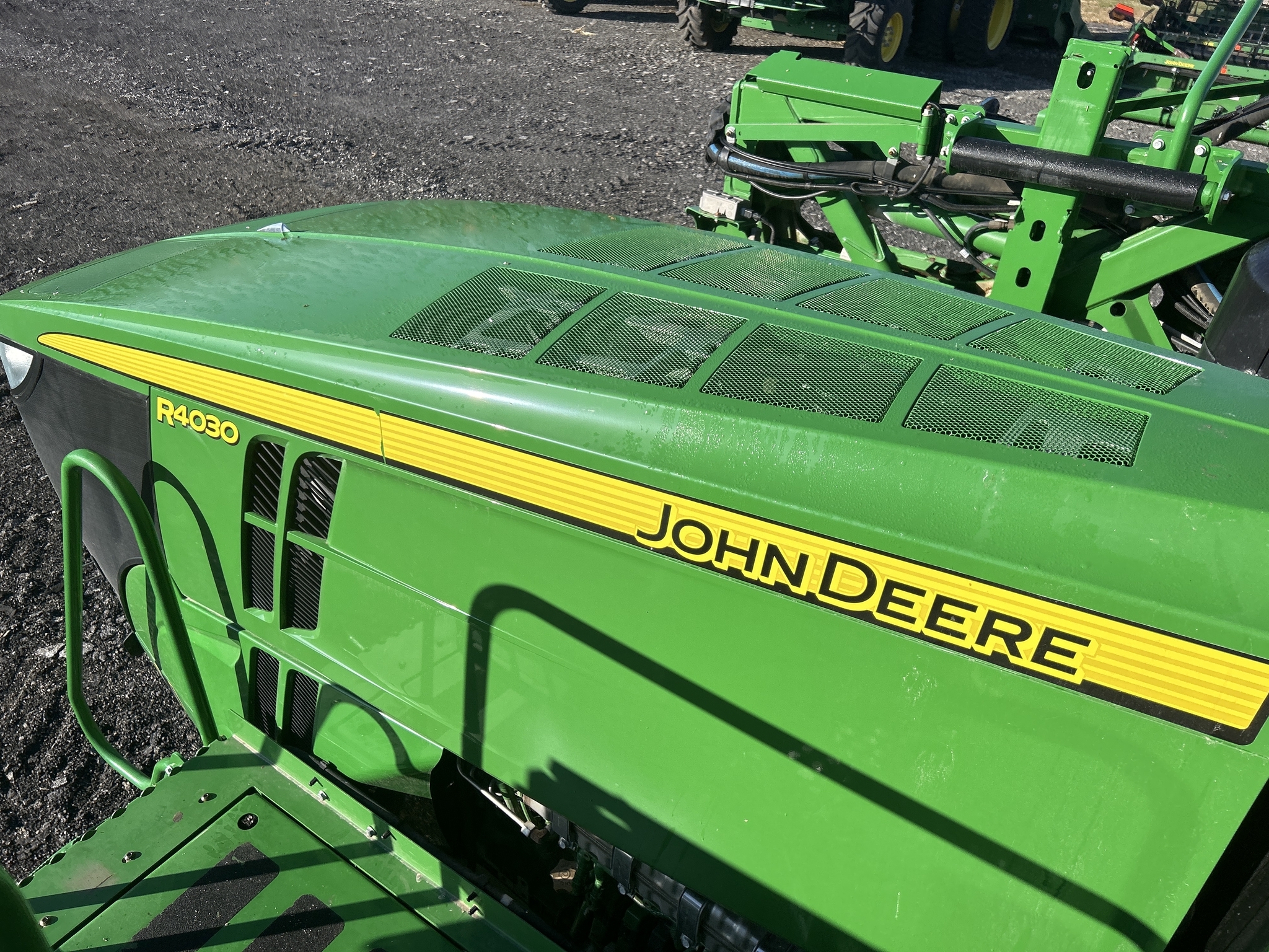 2014 John Deere R4030 Self-Propelled Sprayer