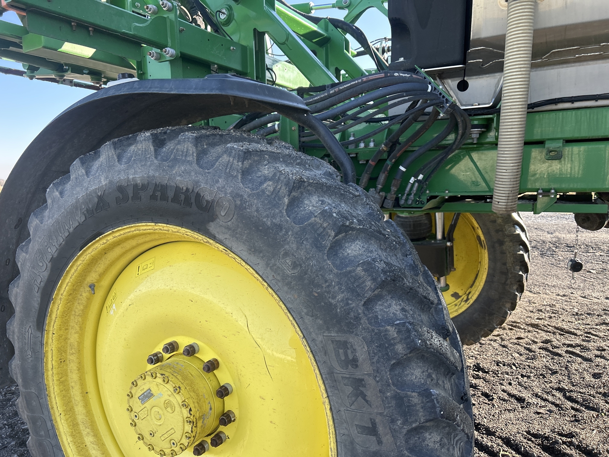 2014 John Deere R4030 Self-Propelled Sprayer