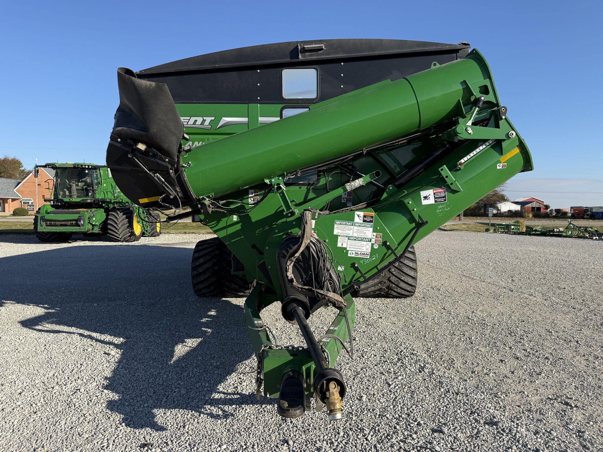 2024 Brent 2098 Grain Cart