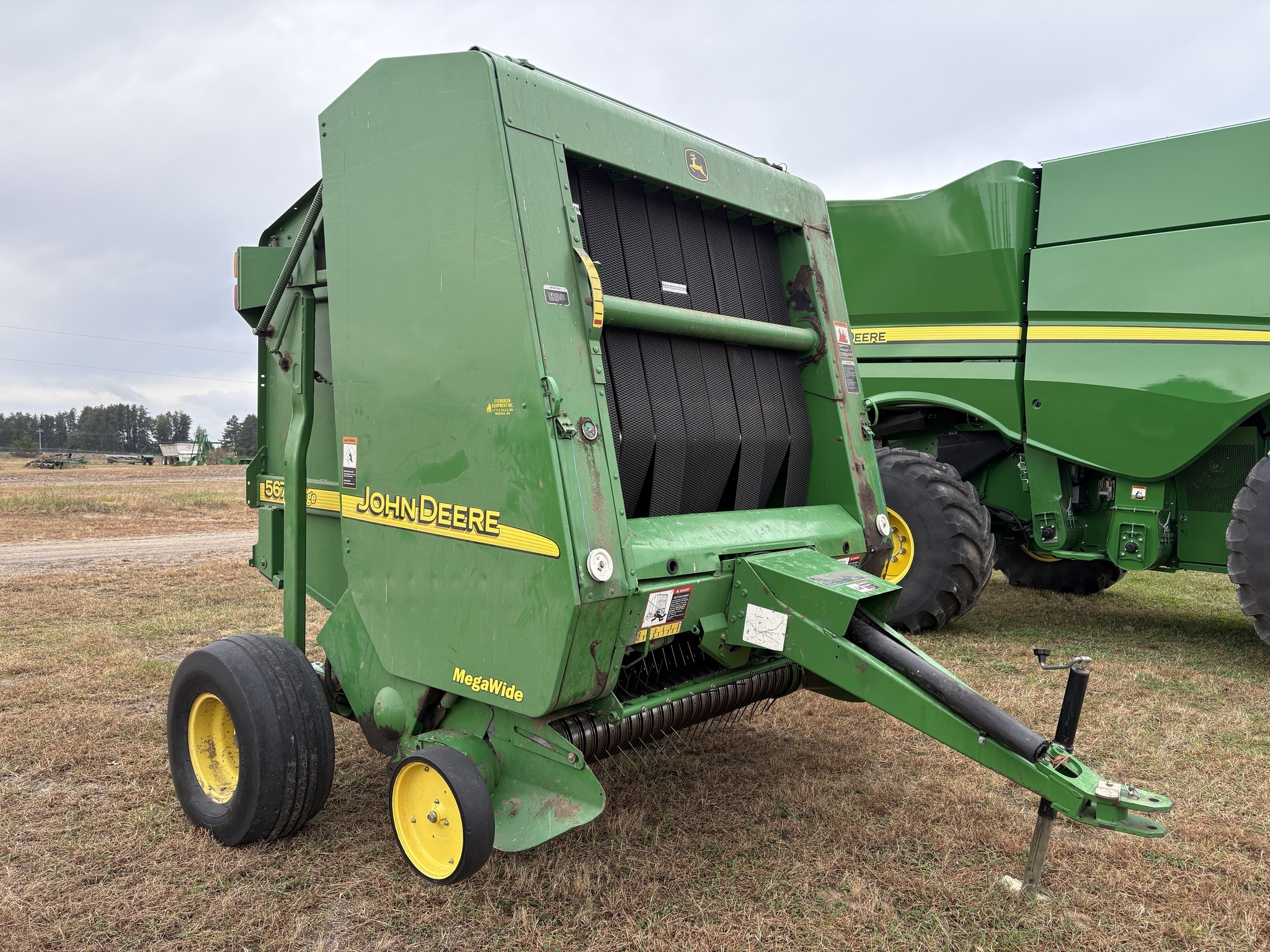 2003 John Deere 567 Round Baler