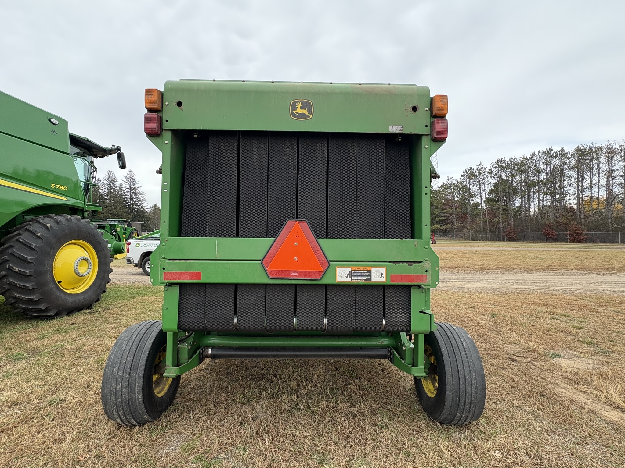2003 John Deere 567 Round Baler