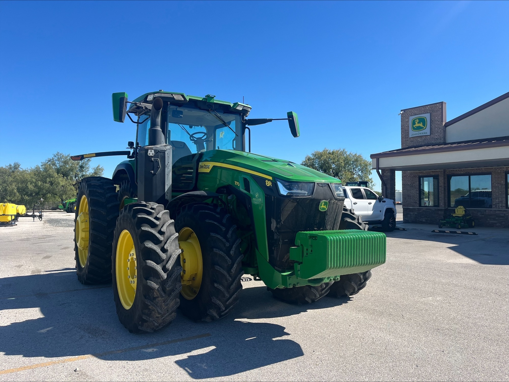 2022 John Deere 8R 370 Tractor
