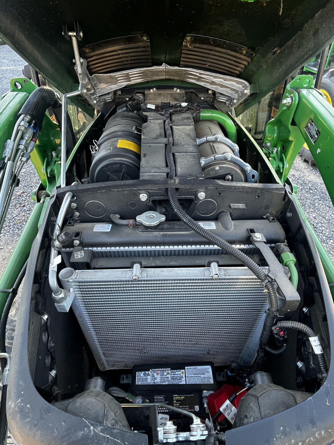 2022 John Deere 3039R Tractor