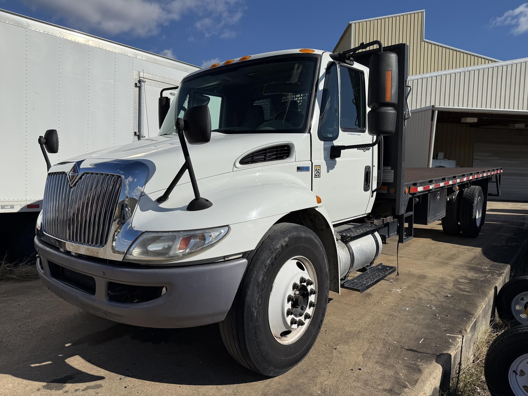 2013 International DURASTAR 4300 Semi Trucks/Trailer