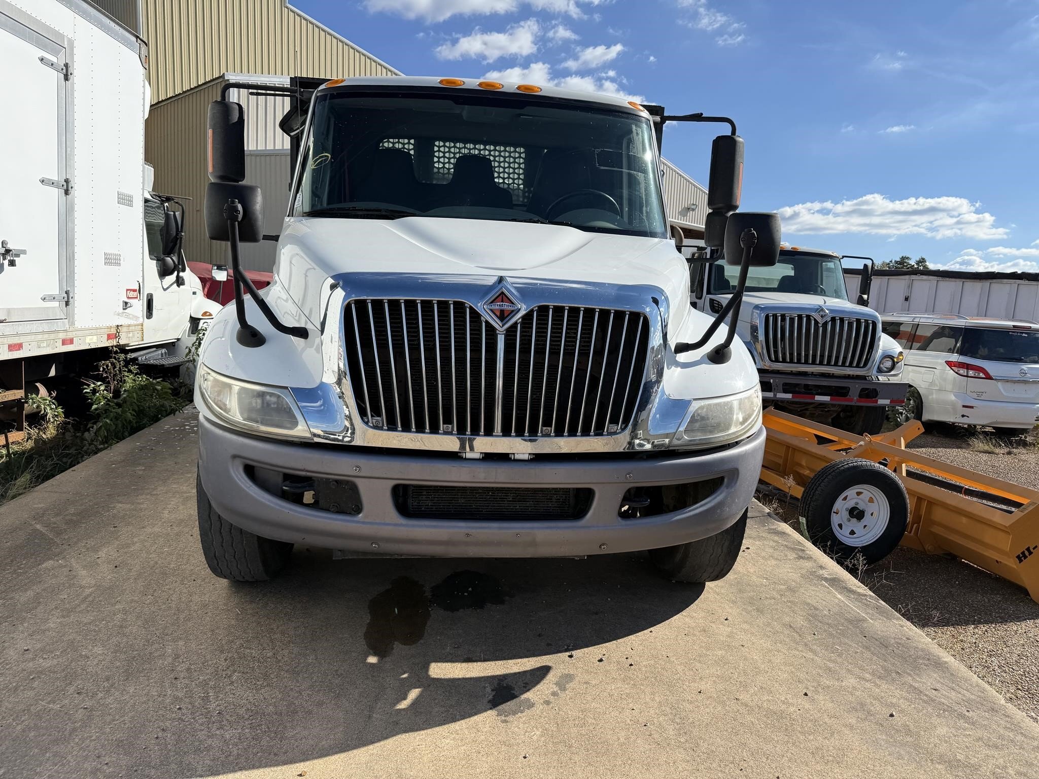 2013 International DURASTAR 4300 Semi Trucks/Trailer