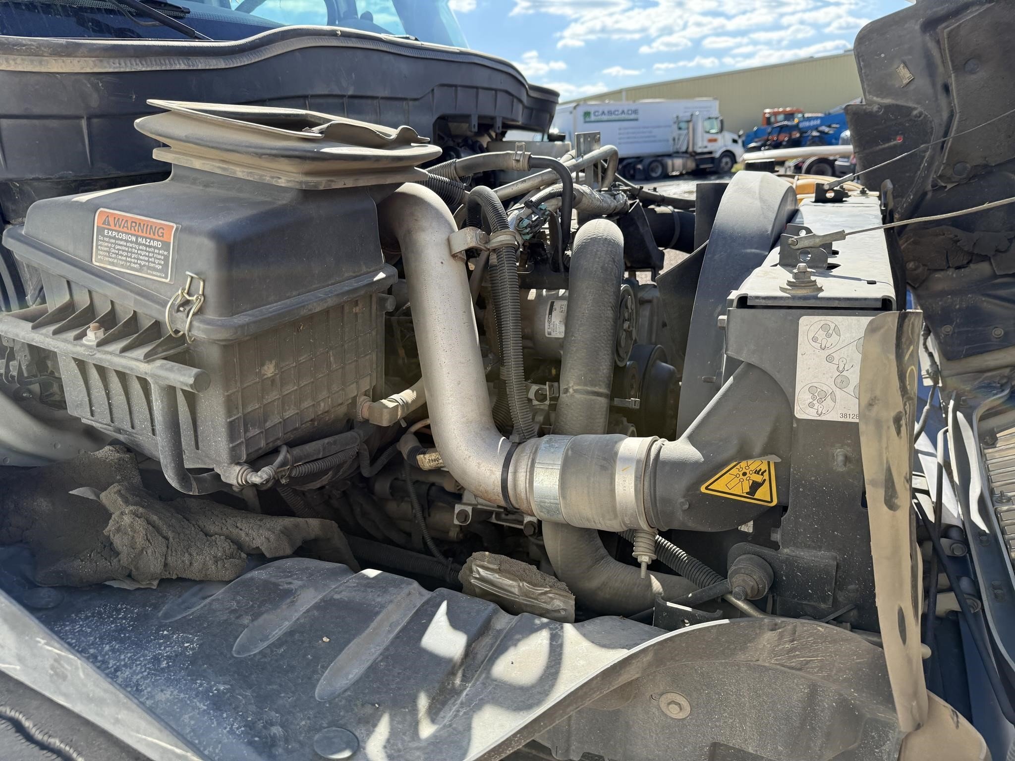 2013 International DURASTAR 4300 Semi Trucks/Trailer