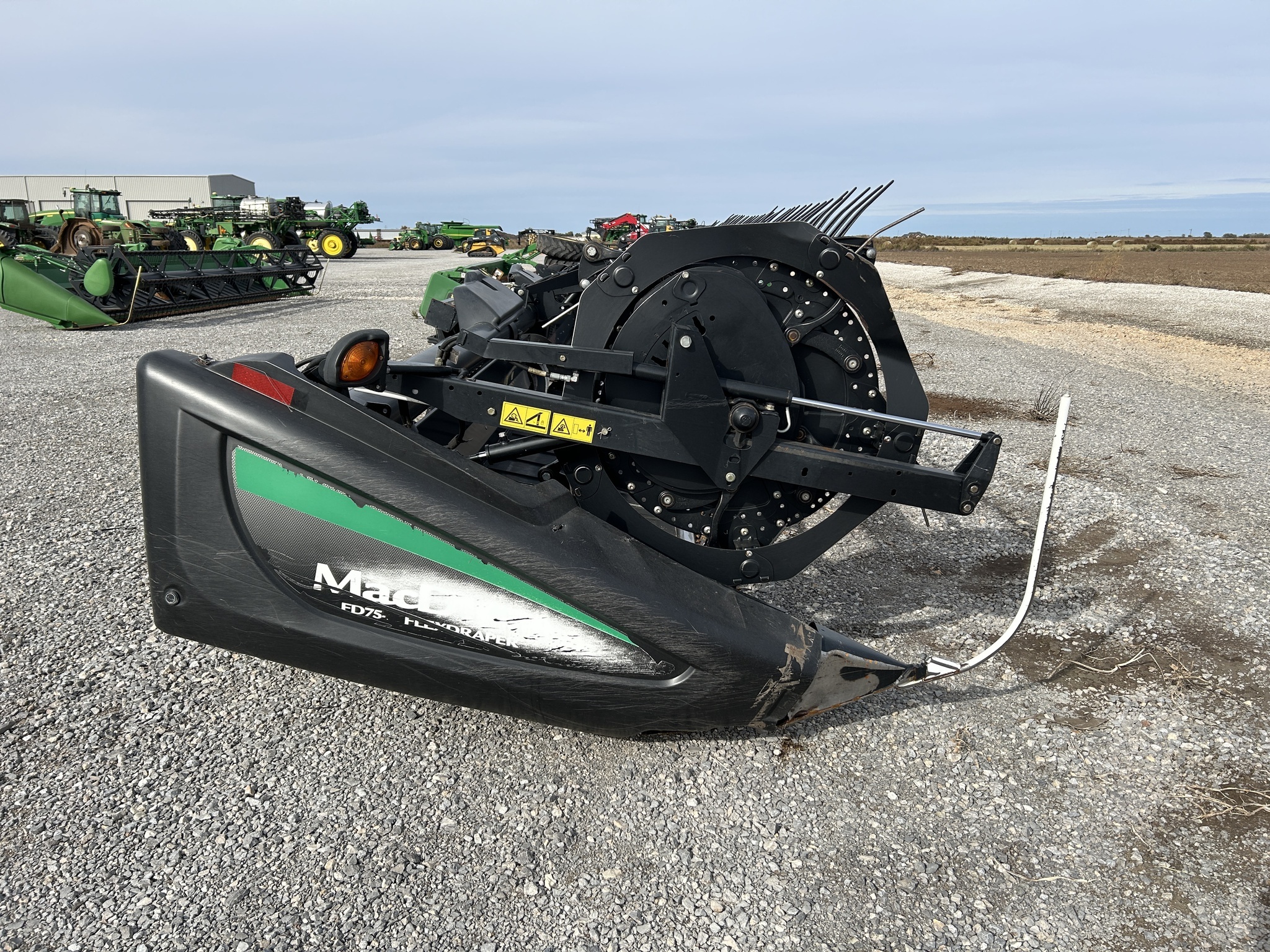 2014 MacDon FD75 Platform
