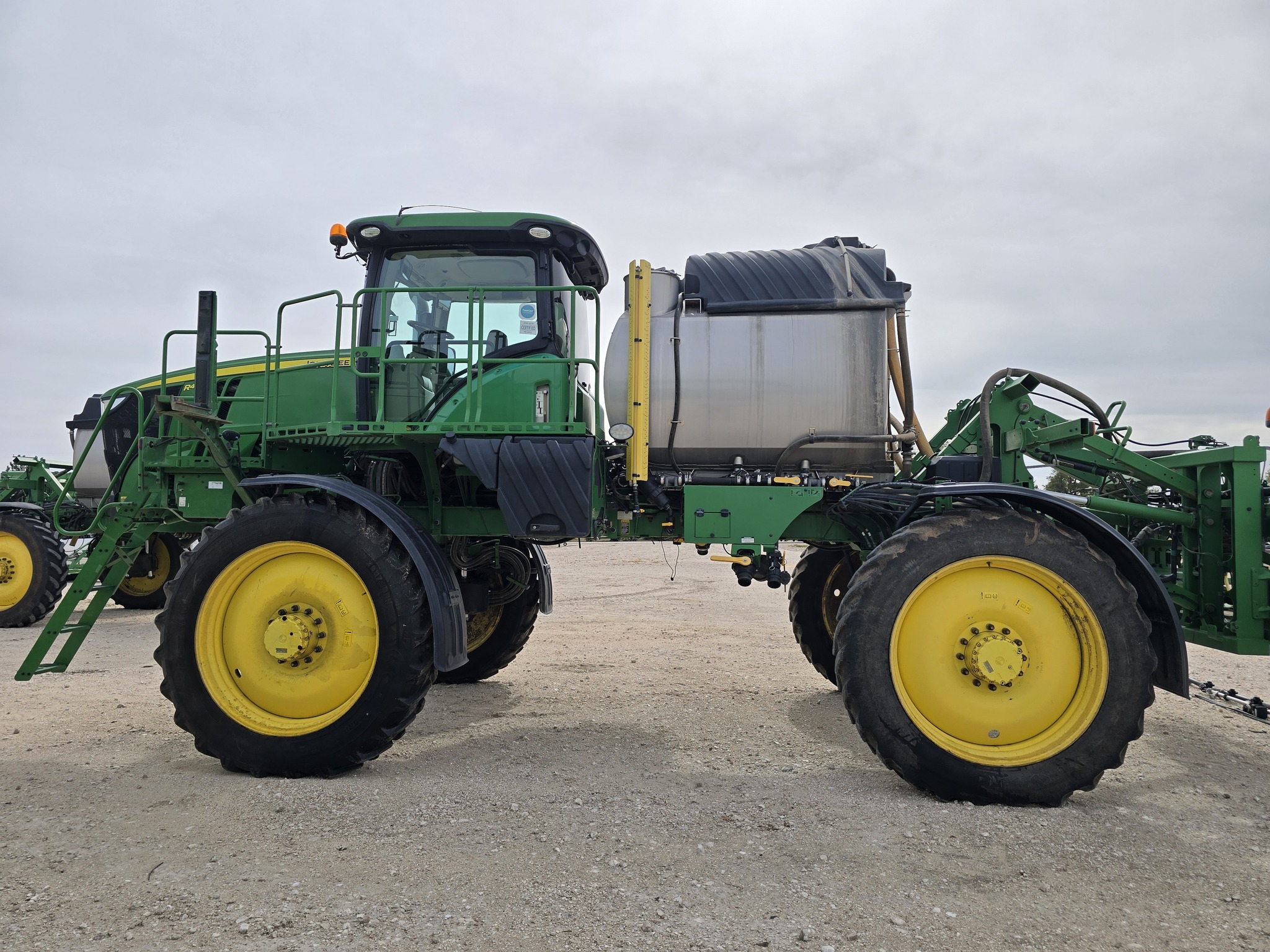 2020 John Deere R4044 Self-Propelled Sprayer