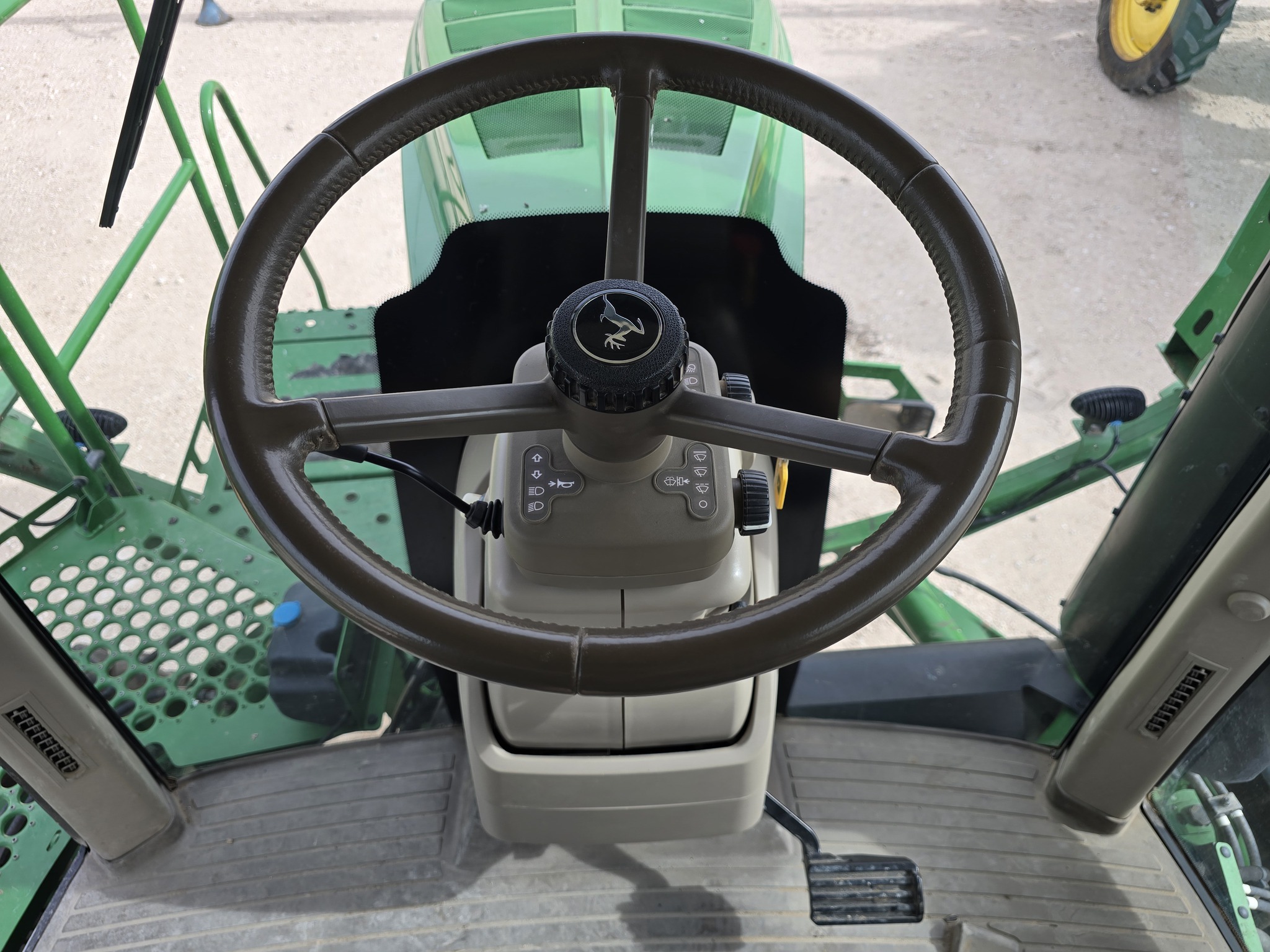 2020 John Deere R4044 Self-Propelled Sprayer