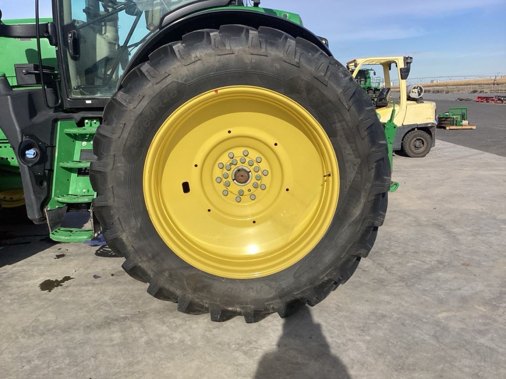 2022 John Deere 6175R Tractor