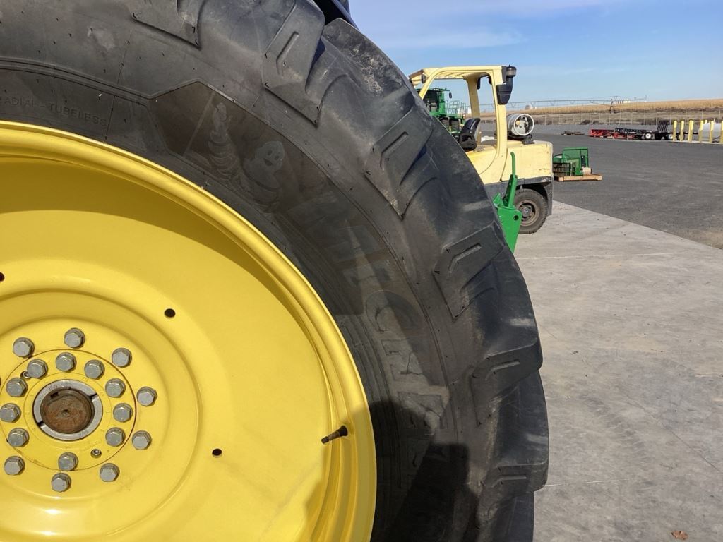 2022 John Deere 6175R Tractor
