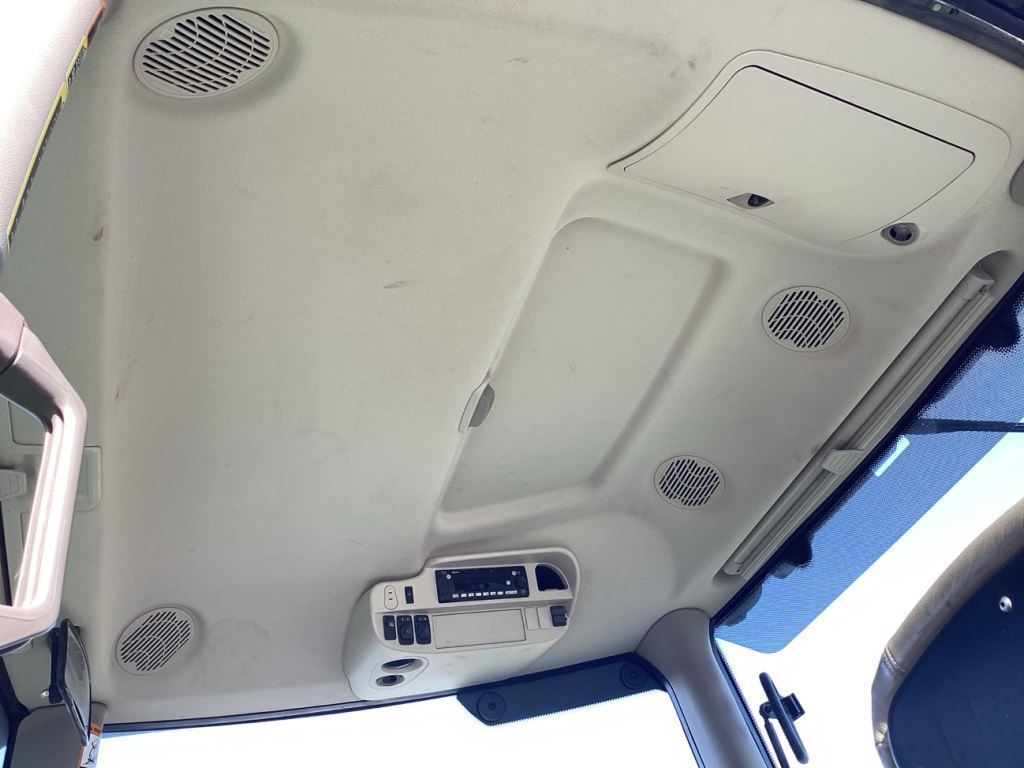 2022 John Deere 6175R Tractor