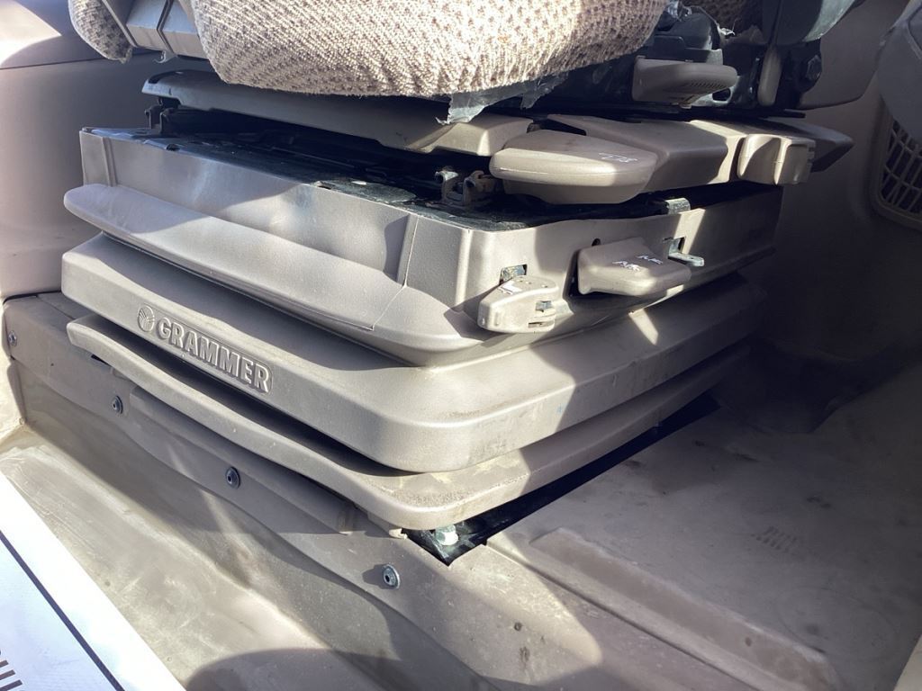 2022 John Deere 6175R Tractor