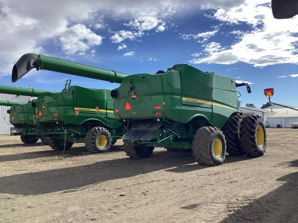 2023 John Deere S780 Combine