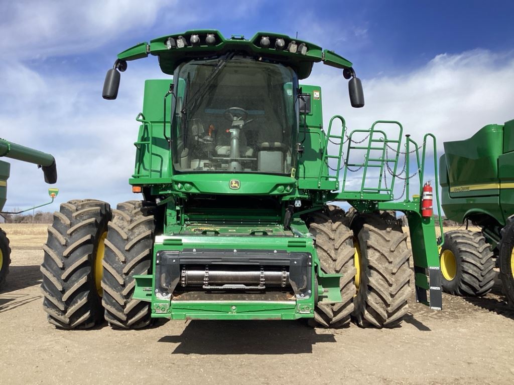 2023 John Deere S780 Combine