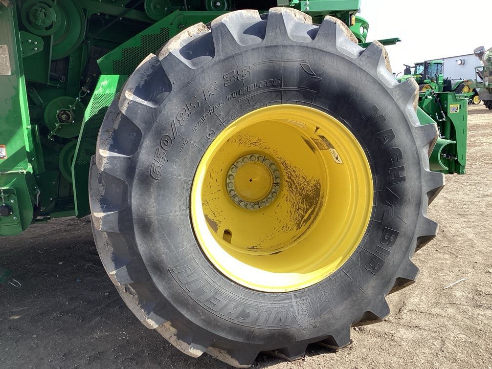 2023 John Deere S780 Combine