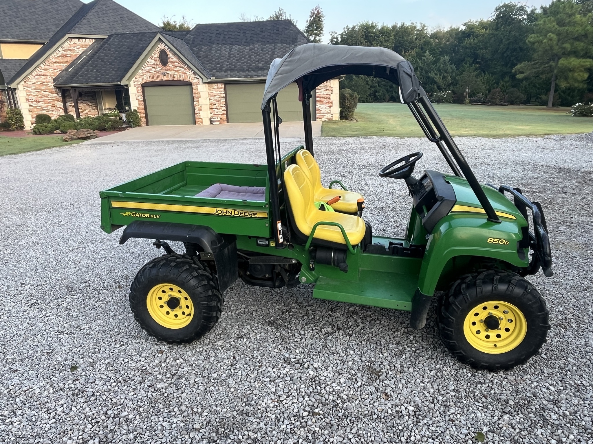 2008 John Deere Gator XUV 850D ATVs and Utility Vehicle