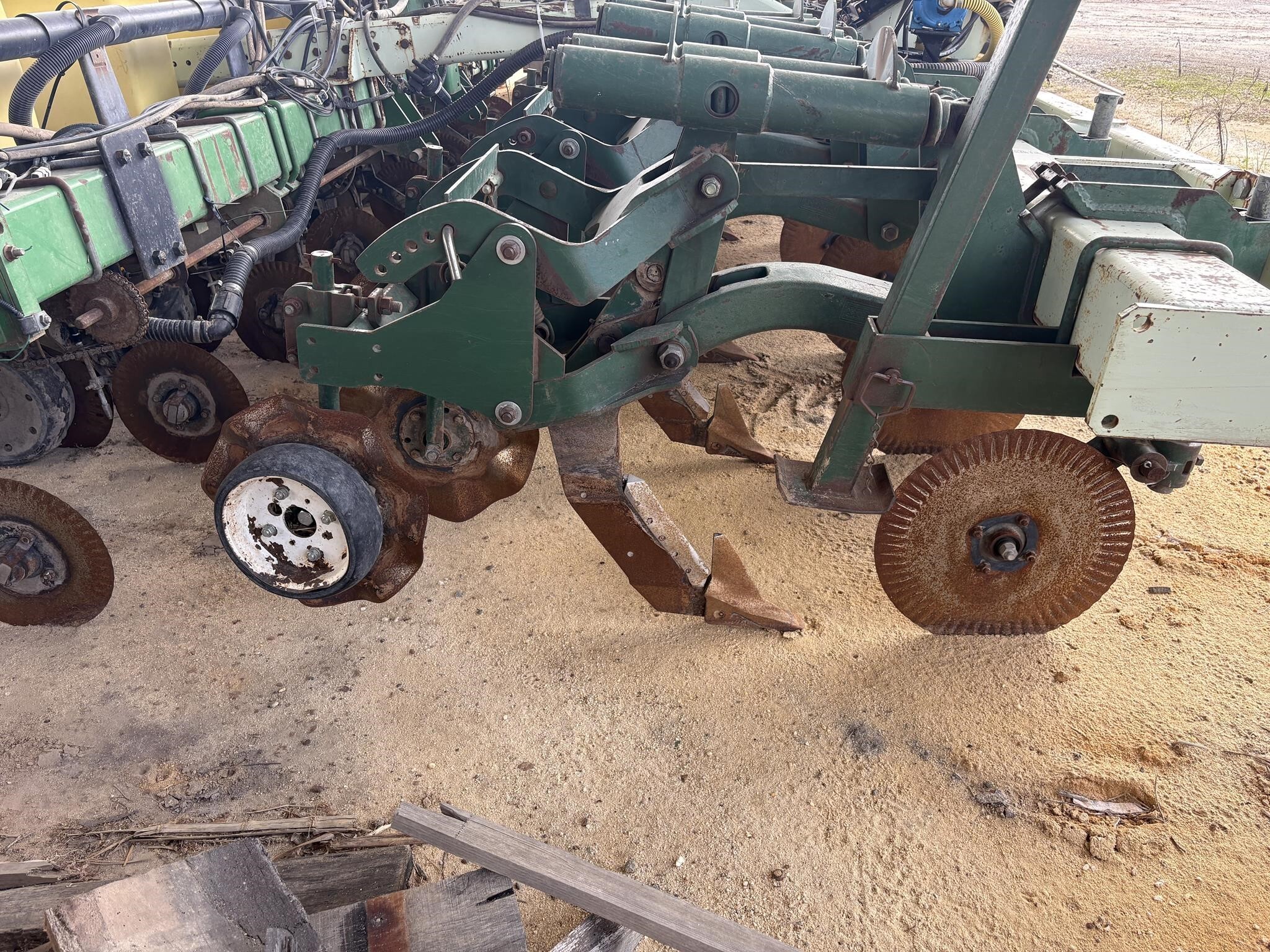2005 John Deere 1700 Planter