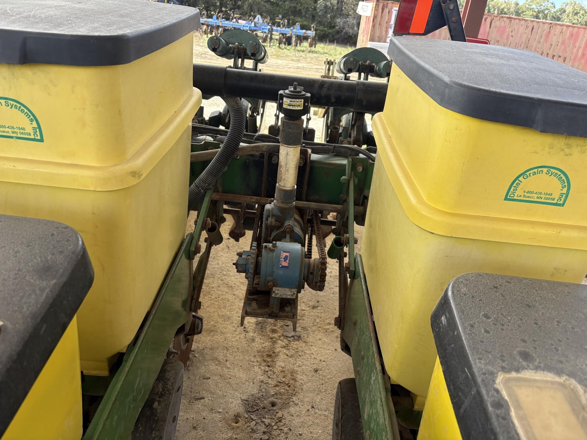 2005 John Deere 1700 Planter