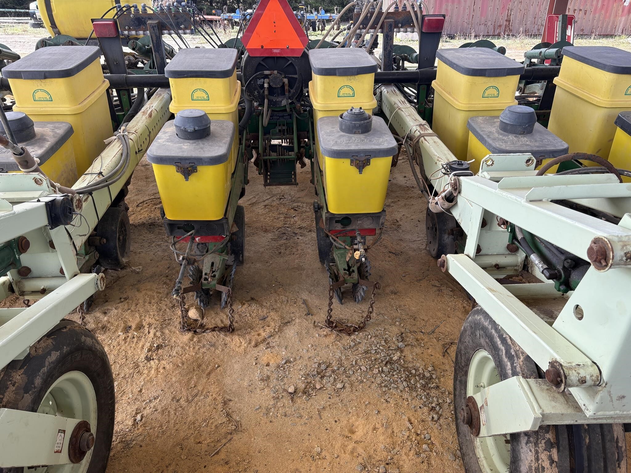 2005 John Deere 1700 Planter