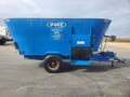  Patz 1600 SERIES 620 Feed Wagon